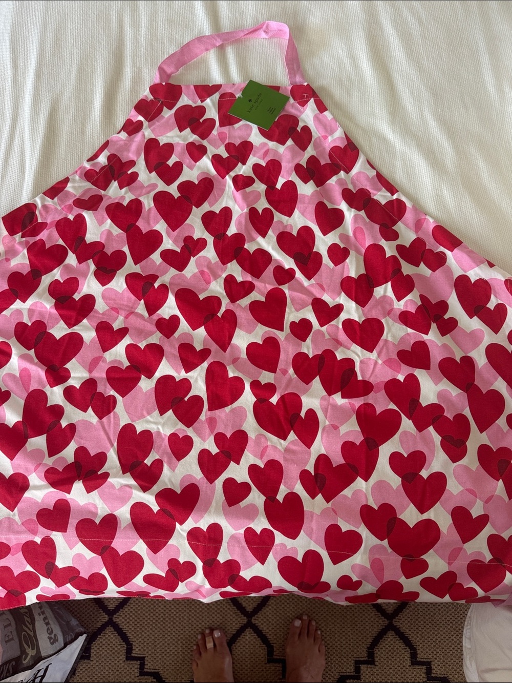 Heart-Print Pink Red Bib Apron - 2-Pack Style and pot holders